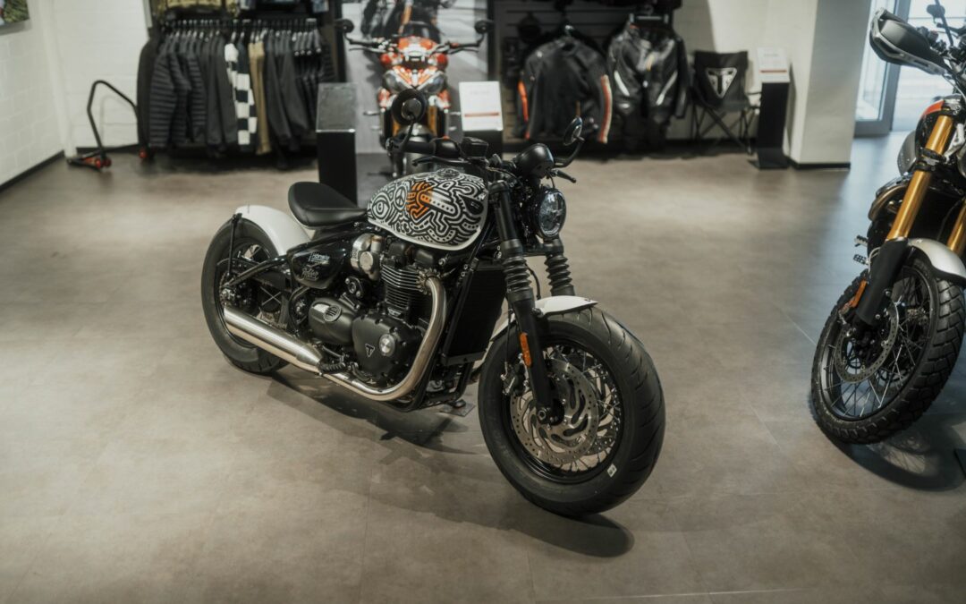 Triumph Bobber Ottograph AE002