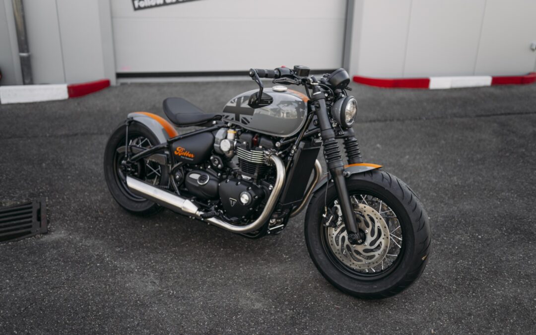 Triumph Bonneville Bobber Iron Hammer
