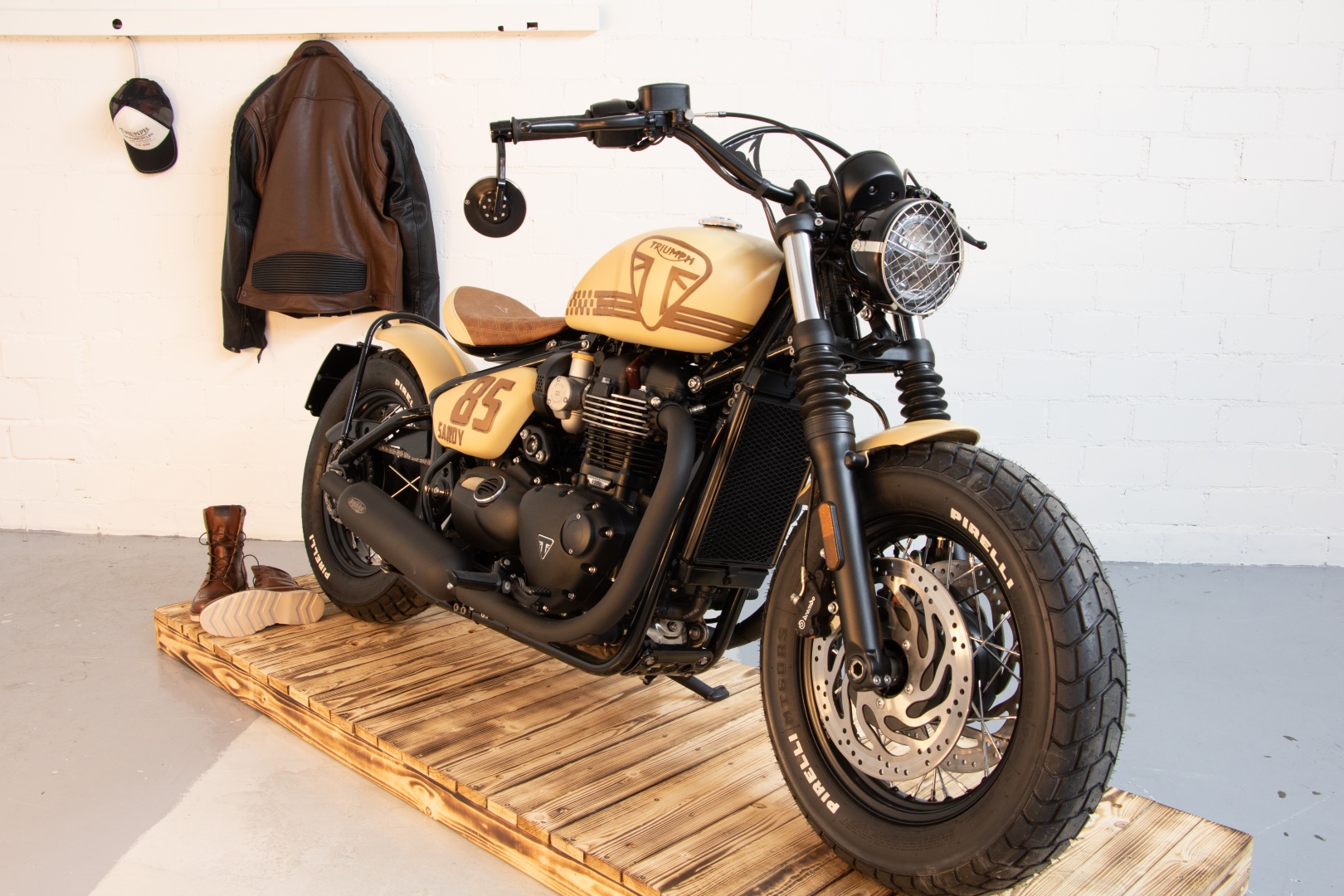 Triumph Bobber Sandy 85 Haensle Motorradsport